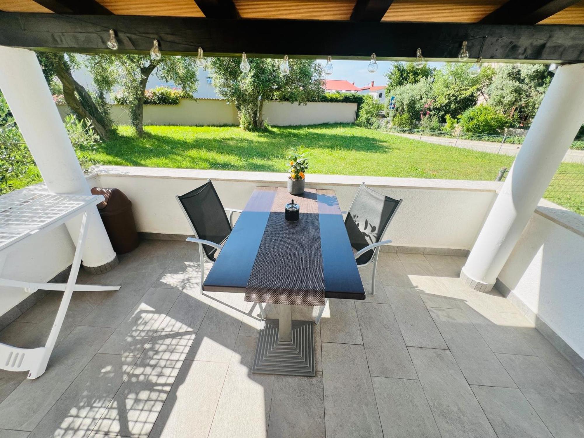 Apartments Ivanisevic Pula Exterior photo